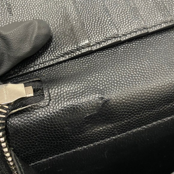 YVES SAINT LAURENT Black Leather Wallet - Picture 10 of 10
